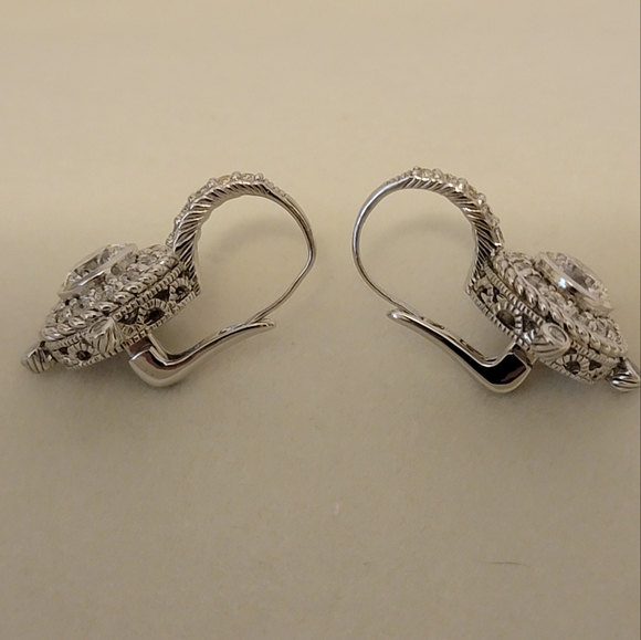 Earrings - Picture 4 of 9